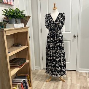 Calvin Klein Elegant Black and White Women's Tiered Dress